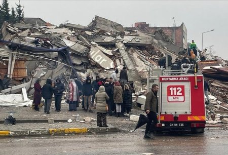 Türkiyədə zəlzələ nəticəsində həyatını itirənlərin sayı 50 mini ötüb, 107 204 nəfər yaralı var