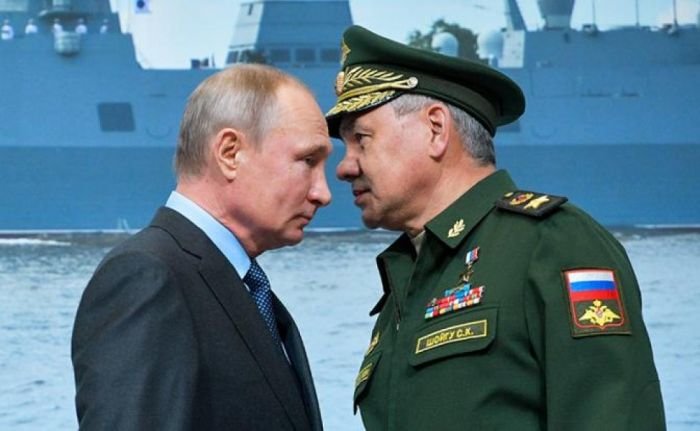 Putin Sergey Şoyqu ilə görüş keçirib