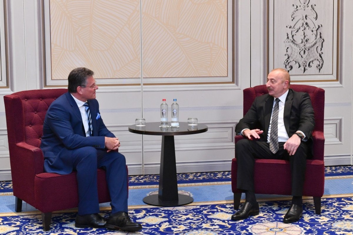 Prezident İlham Əliyev Avropa Komissiyasının vitse-prezidenti Maroş Şefçoviç ilə görüşüb
