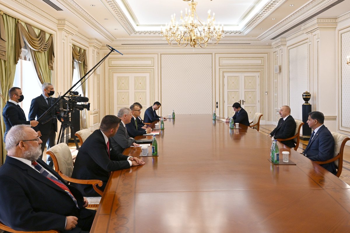 Prezident Azərbaycanla Slovakiya arasında fəal dialoqdan məmnunluğunu bildirib
