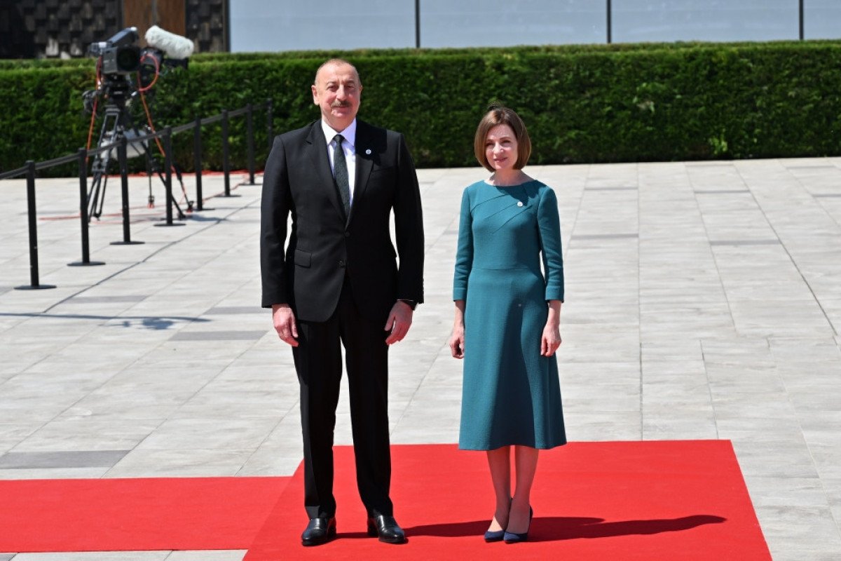 Prezident İlham Əliyev Kişineuda “Avropa siyasi birliyi” 2-ci Zirvə toplantısında iştirak edir