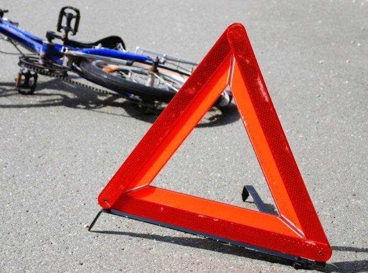 Salyanda avtomobil velosipedçini vuraraq öldürüb