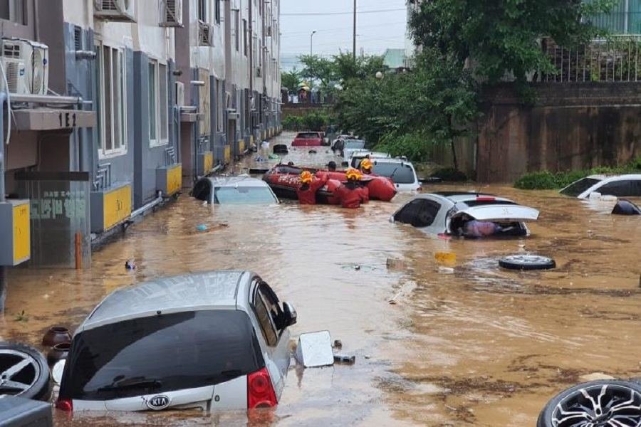 KİV: Cənubi Koreyada güclü yağışlar nəticəsində ölənlərin sayı 35-ə yüksəlib
