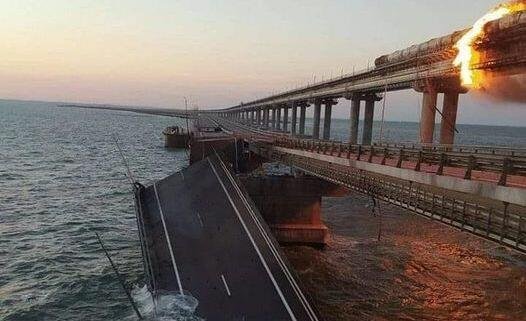 Rusiya Krım körpüsünə suüstü PUA ilə hücum edildiyini açıqlayıb
