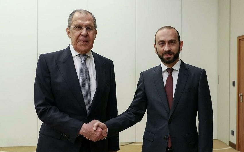 Mirzoyan Lavrovla telefon danışığı aparıb