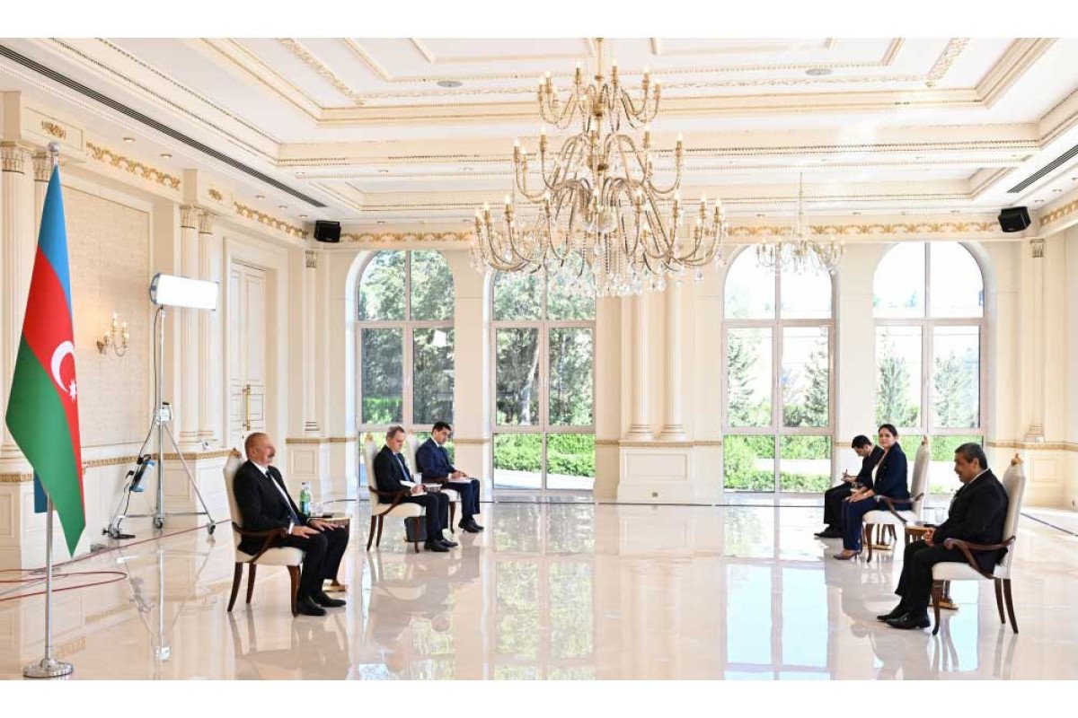 Prezident Kolumbiyanın yeni səfirinin etimadnaməsini qəbul edib