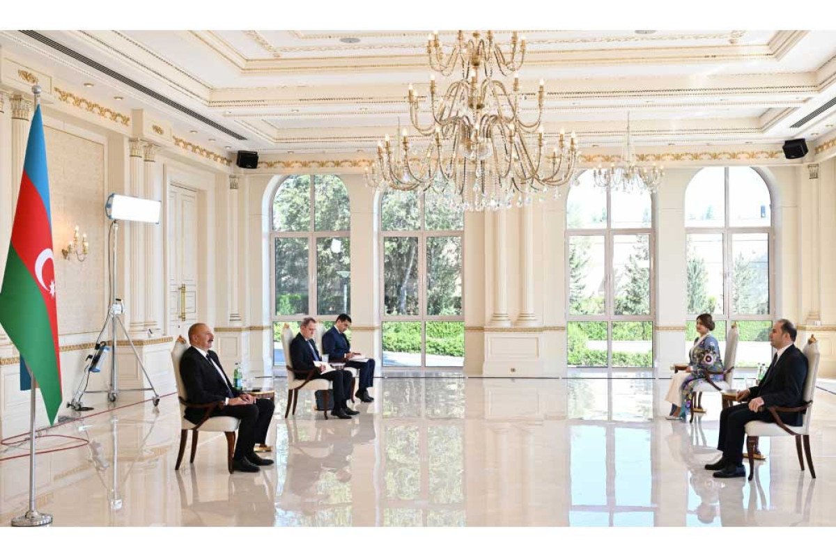 Prezident İlham Əliyev Tacikistanın yeni səfirinin etimadnaməsini qəbul edib