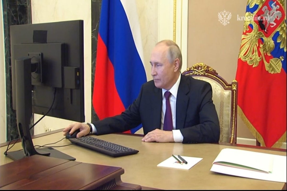 Putin Moskva meri seçkilərində onlayn səs verib