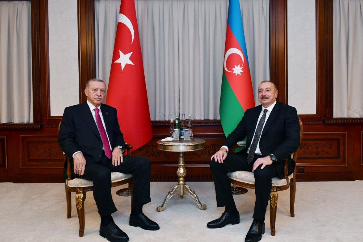 Türkiyə Prezidentinin şərəfinə rəsmi nahar verilib