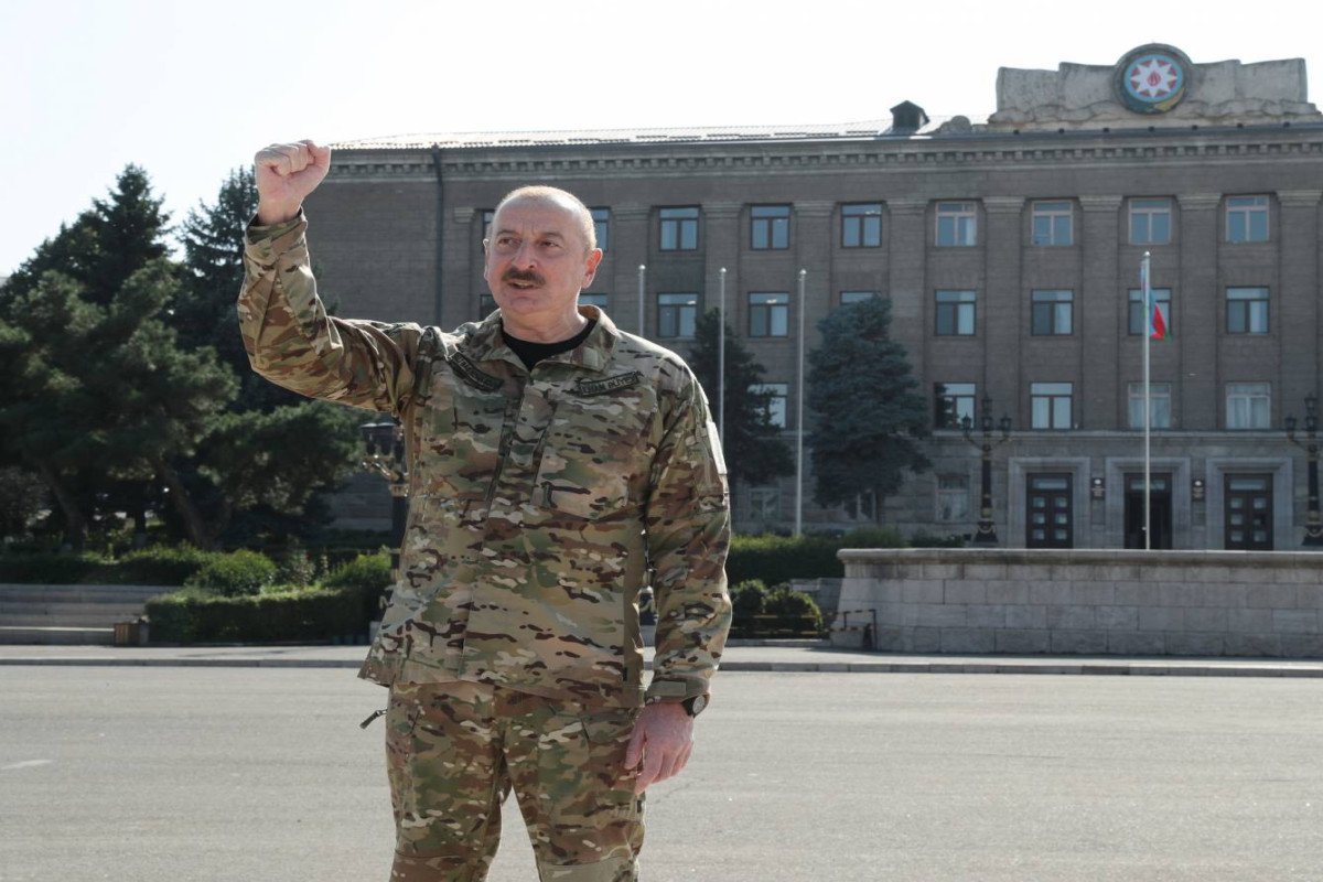 Prezident İlham Əliyev: İyirmi il əvvəl qarşıma bir nömrəli vəzifə qoymuşdum ki, Azərbaycan Bayrağı o vaxt işğal altında olan bütün ərazilərdə qaldırılsın