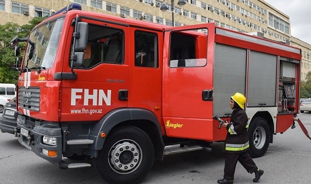Saatlıda yük maşını yanıb