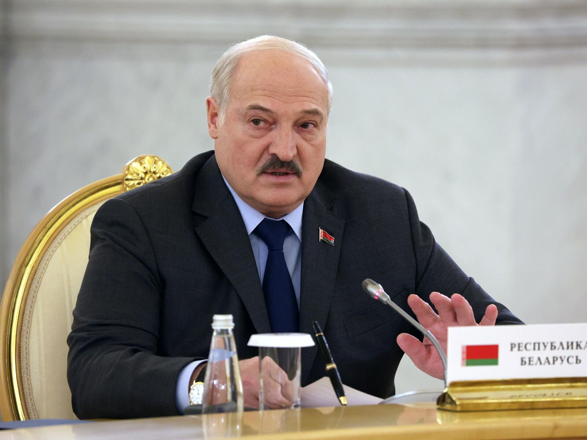 Lukaşenko Ermənistanın KTMT sammitinə qatılmamasından narazıdır