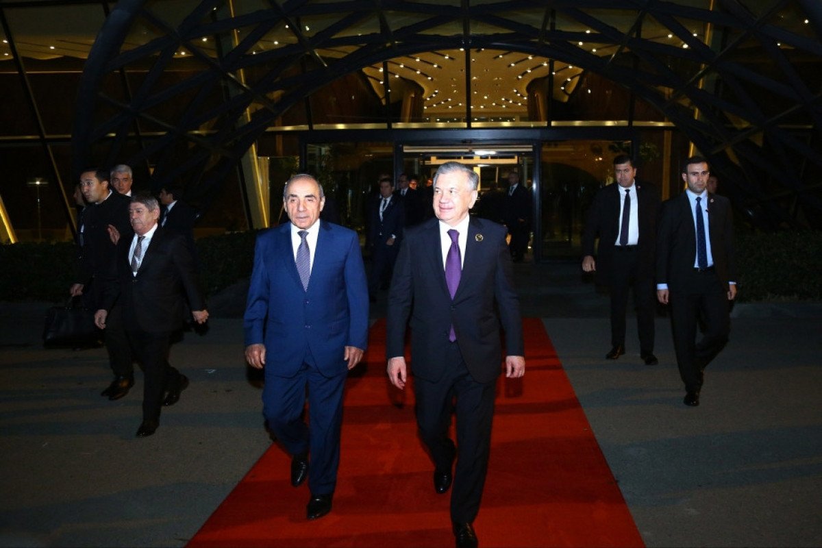 Özbəkistan Prezidentinin Azərbaycana işgüzar səfəri başa çatıb
