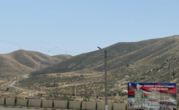 Suqovuşan‒Sərsəng su anbarı‒Qozlukörpü‒Kəlbəcər yolunun yenidən qurulmasına 17 milyon manat ayrılıb