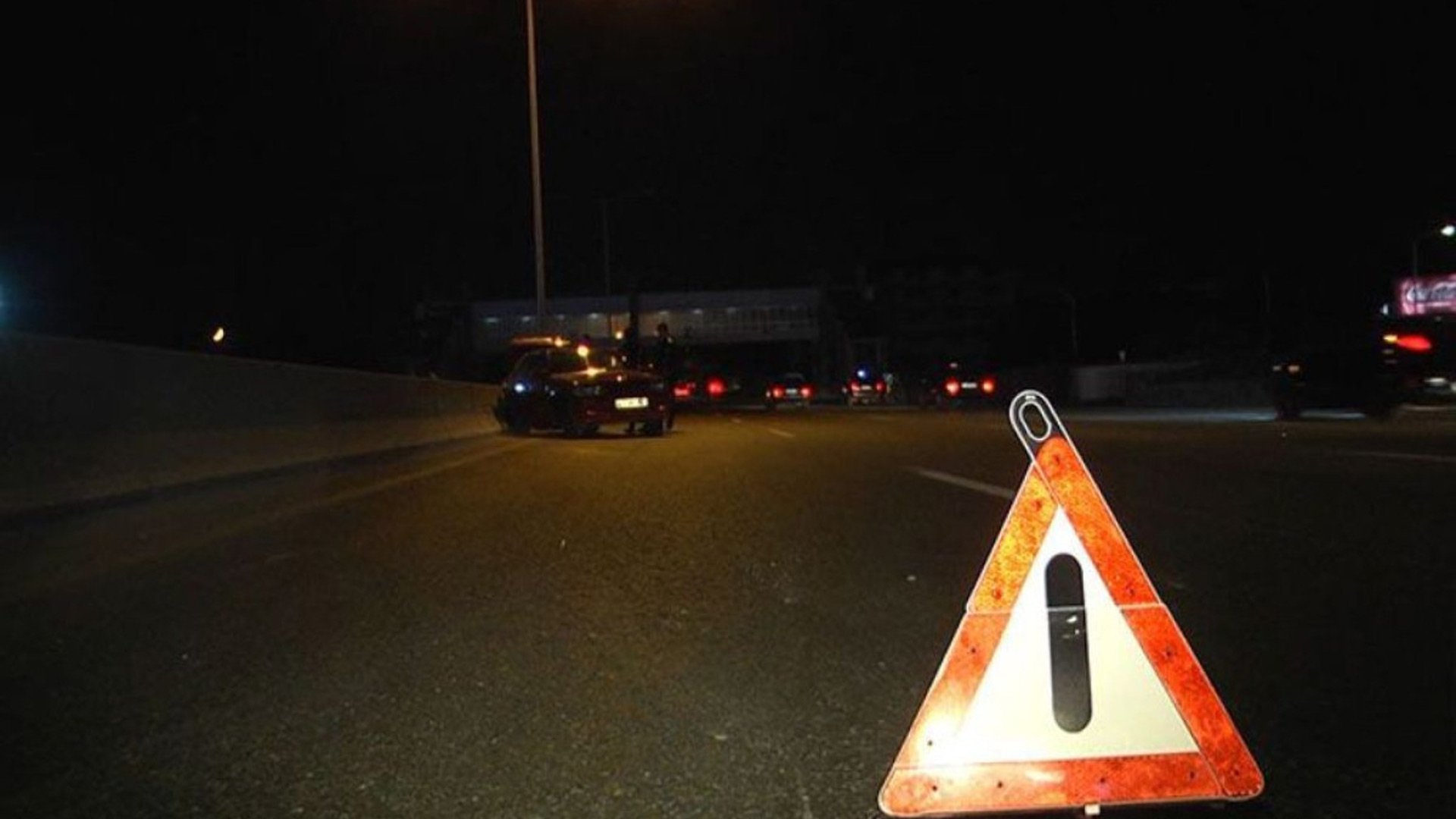 Ucarda velosipedçini və qadını avtomobil vurub
