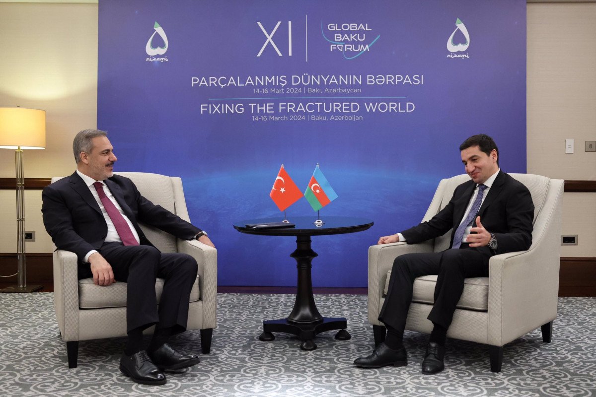 Hikmət Hacıyev Hakan Fidanla görüşüb