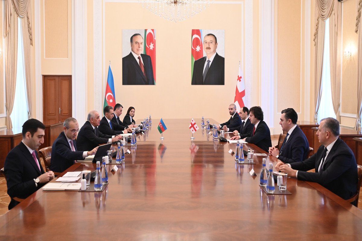 Bakıda Azərbaycan və Gürcüstanın Baş nazirlərinin görüşü olub