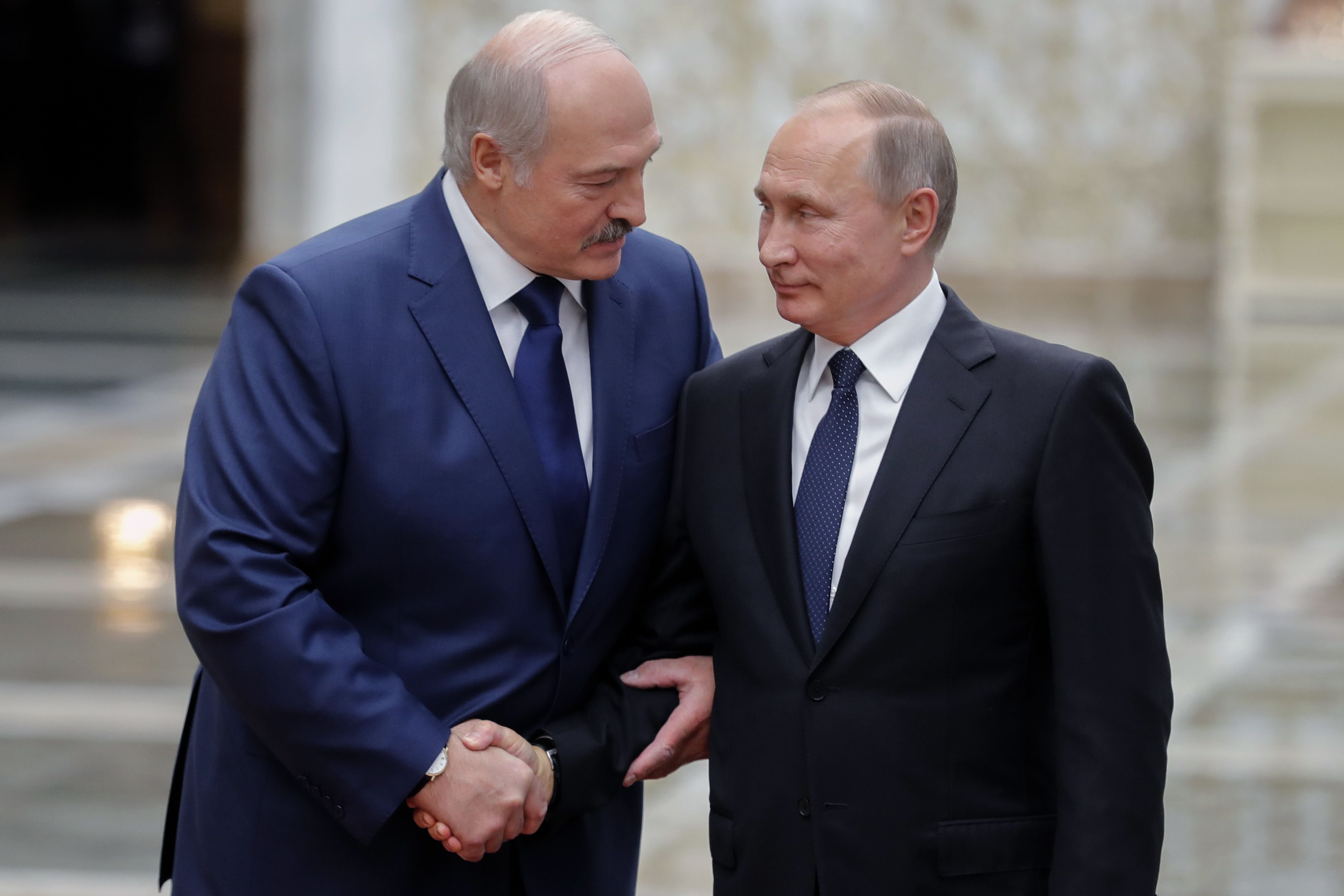 Putin və Lukaşenko arasında danışıqlar başlayıb