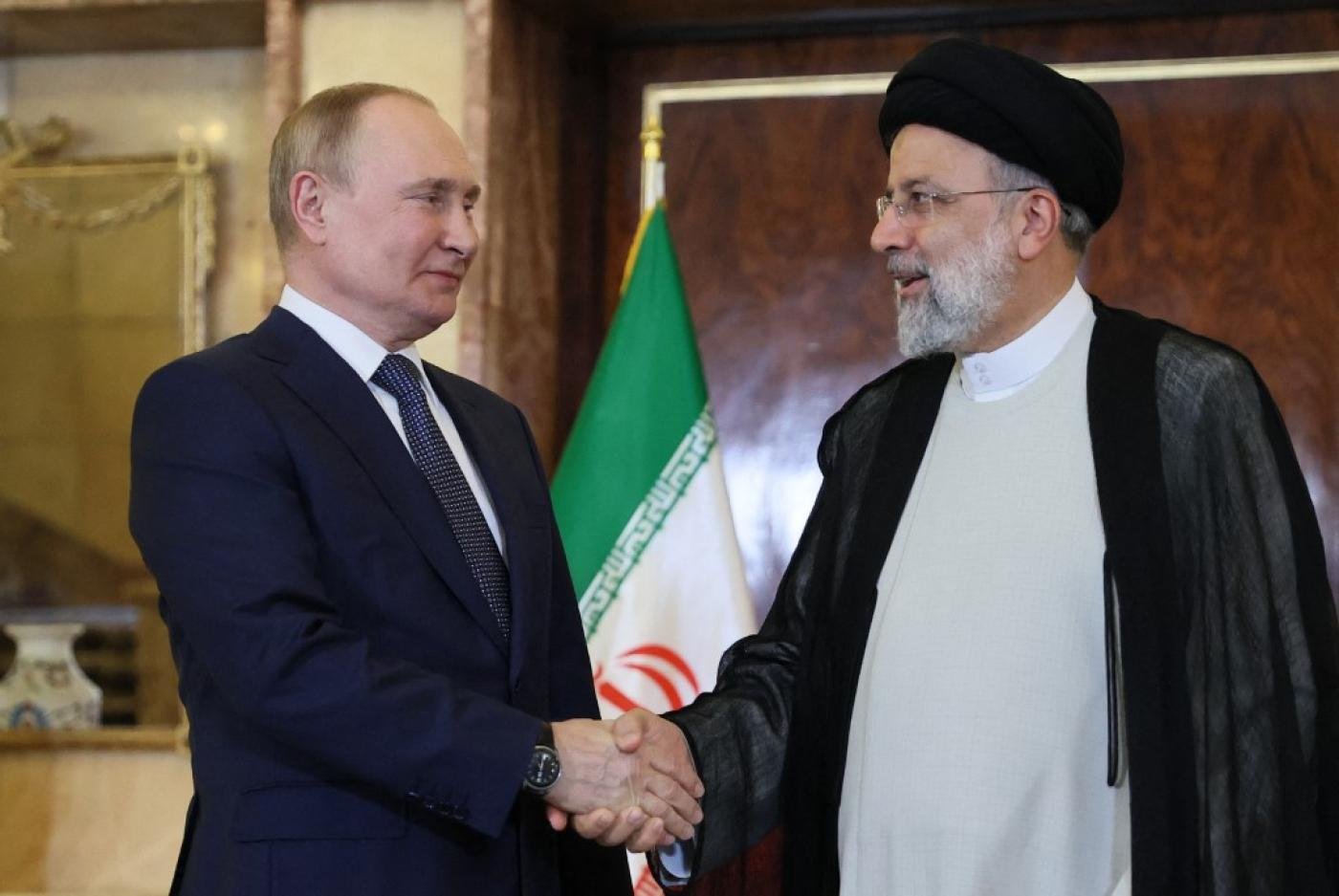 İbrahim Rəisi Putinlə telefonla danışıb, İranın eskalasiyada maraqlı olmadığını bildirib