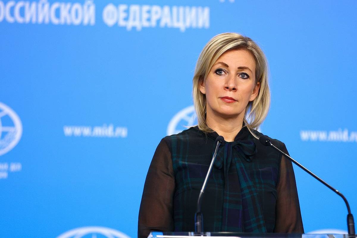 Zaxarova Alen Simonyana cavab verib