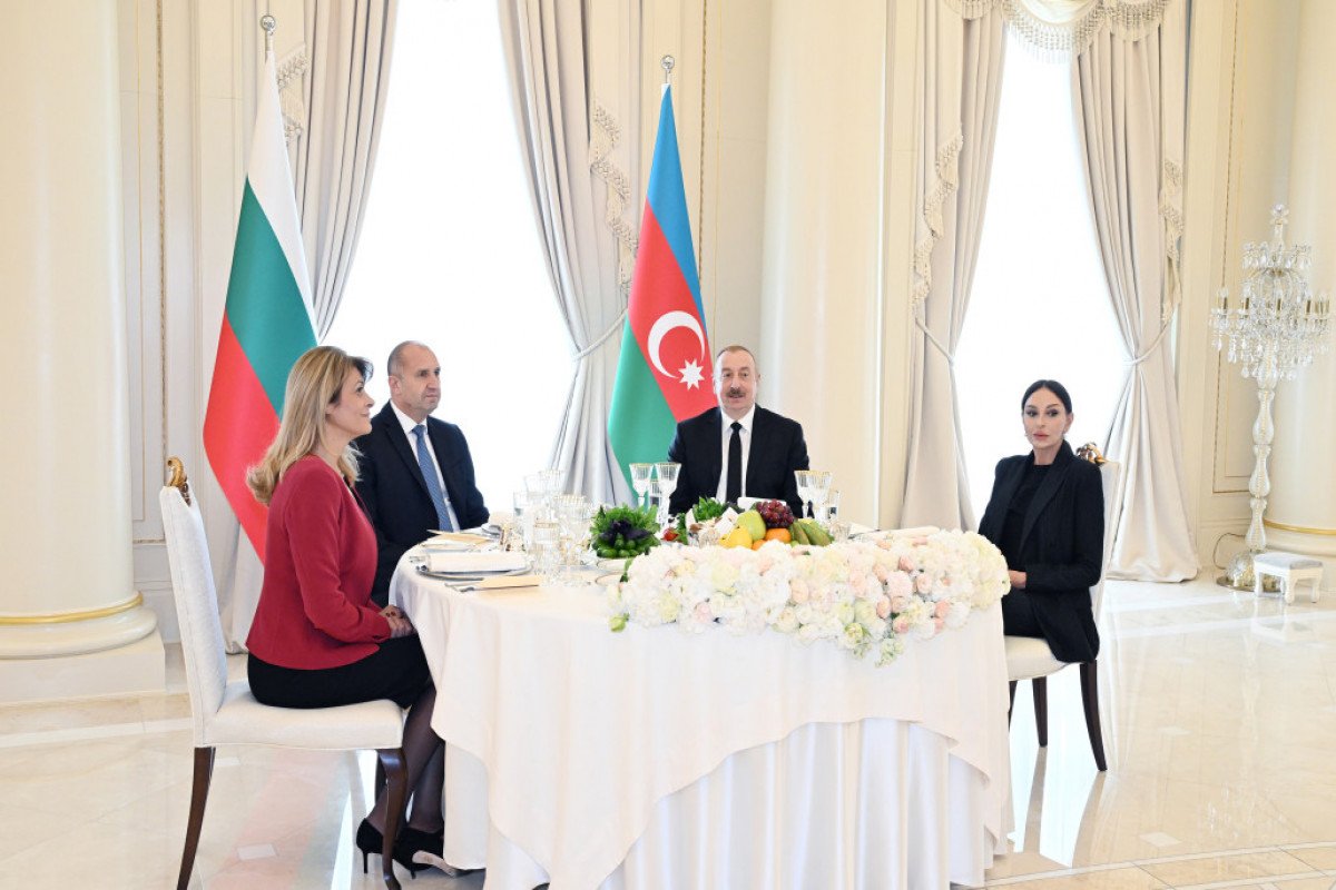 Bolqarıstan Prezidentinin və xanımının şərəfinə rəsmi nahar verilib