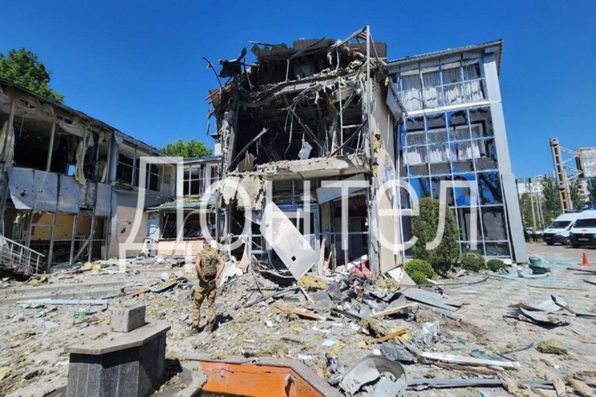 Ukrayna Donetsk və Luqanska raket zərbələri endirib, 9 nəfər ölüb