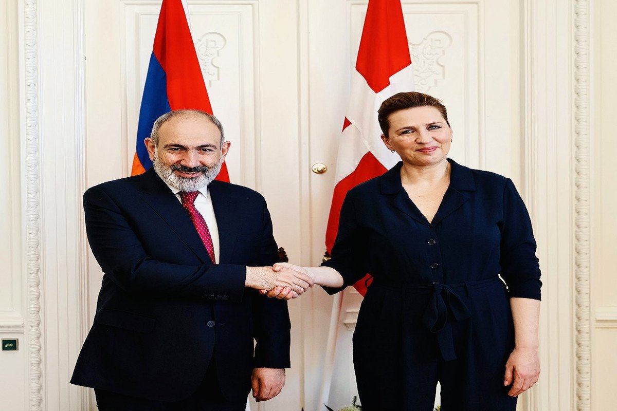 Paşinyan Danimarka baş naziri ilə görüşüb