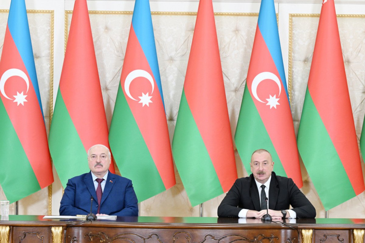 Azərbaycan və Belarus prezidentləri mətbuata bəyanatlarla çıxış ediblər