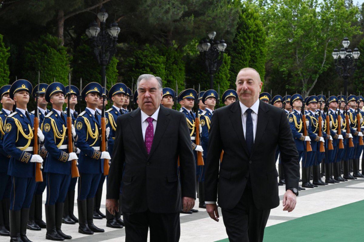 Tacikistan Prezidenti Emoməli Rəhmonun rəsmi qarşılanma mərasimi olub
