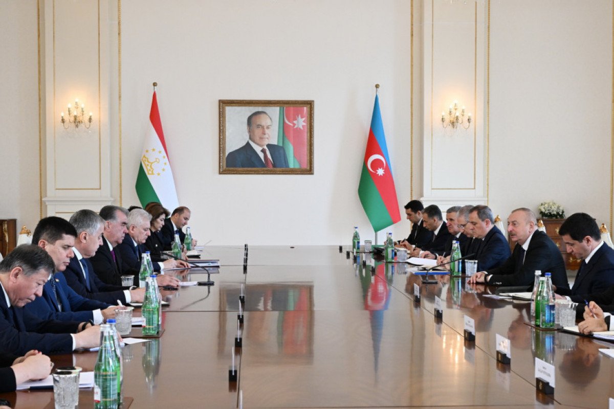 Azərbaycan və Tacikistan prezidentlərinin geniş tərkibdə görüşü keçirilib