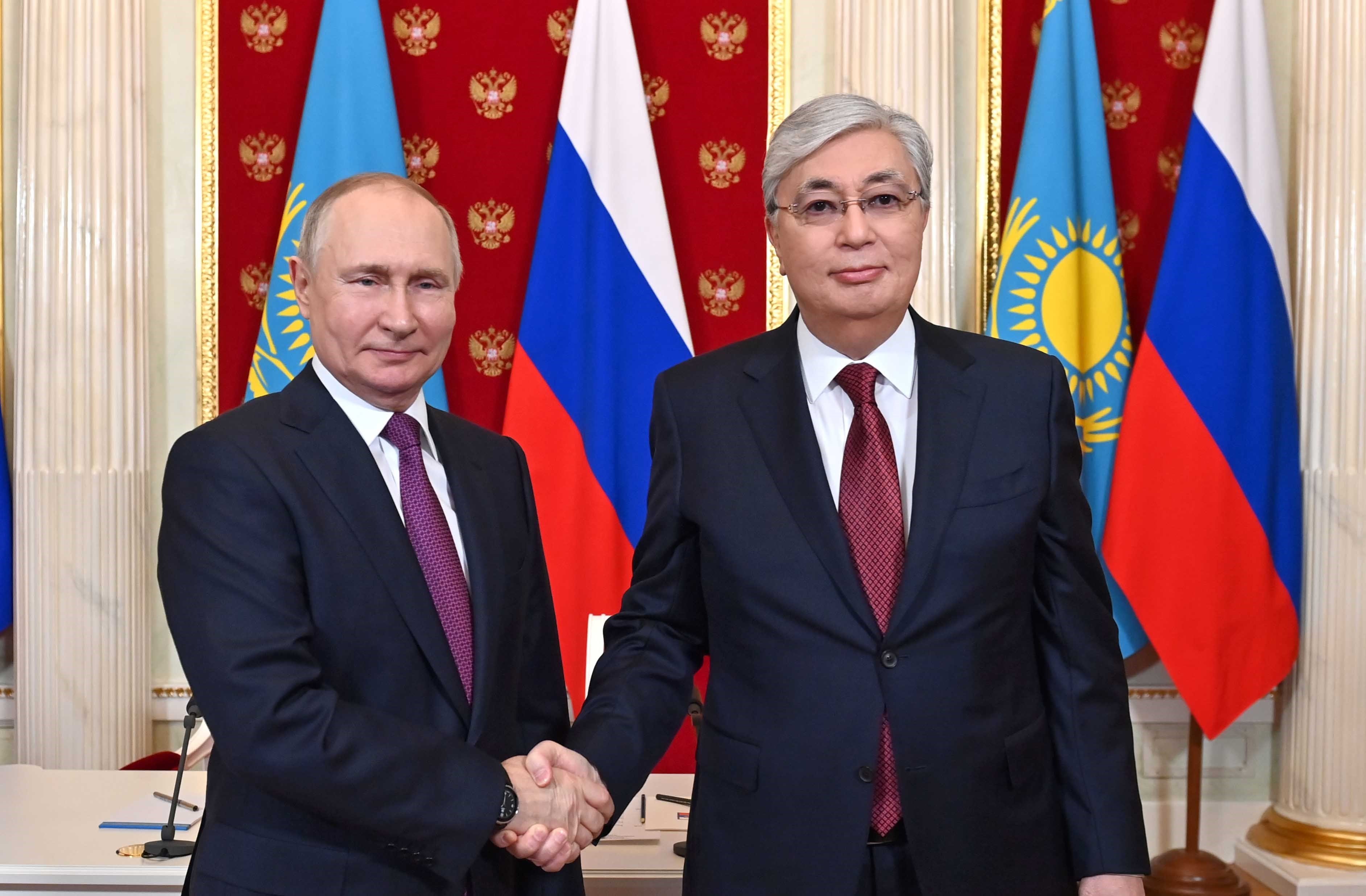 Putinlə Tokayev arasında telefon danışığı olub