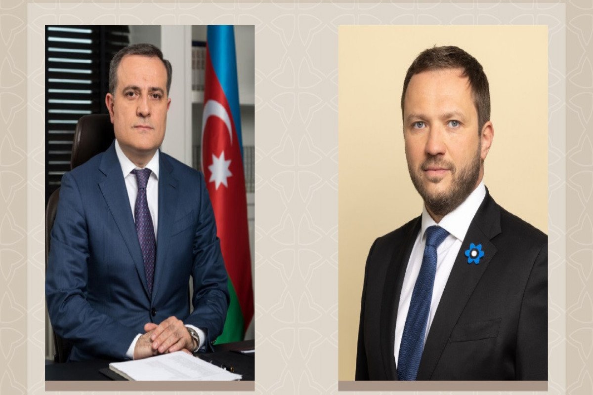 Ceyhun Bayramov estoniyalı həmkarı ilə telefonla danışıb