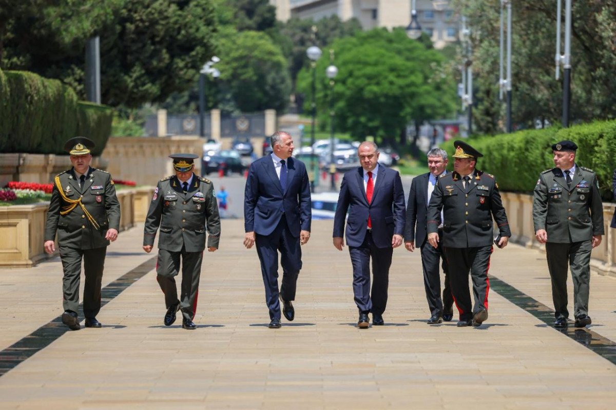 Gürcüstanın müdafiə naziri Azərbaycanda səfərdədir