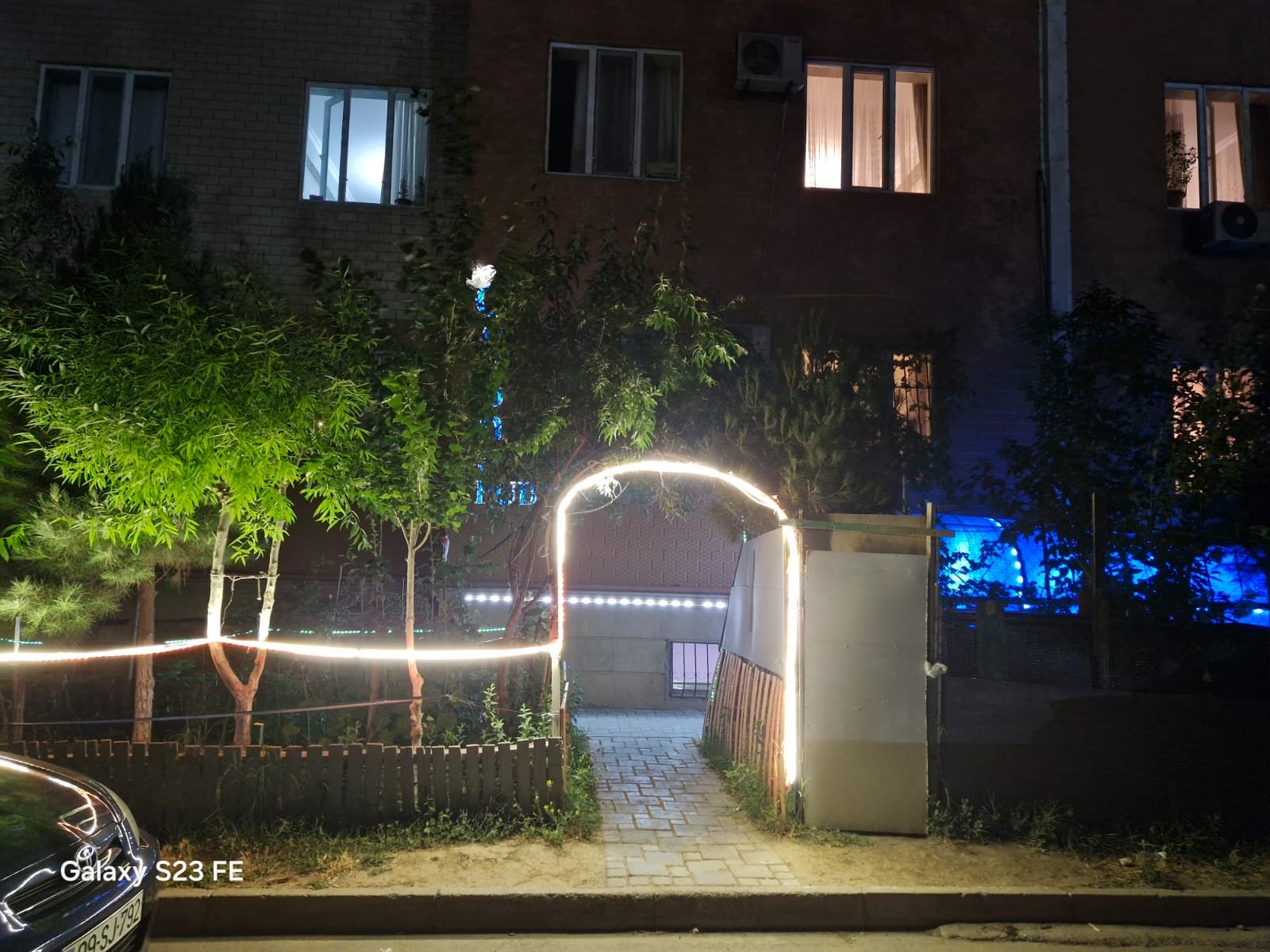 Qobu park 1 yaşayış massivində "Corona pub" adlı məkanda baş alıb gedən özbaşınalıqlar Qobu park 1 yaşayış massivində "Corona pub" adlı məkanda baş alıb gedən özbaşınalıqlar