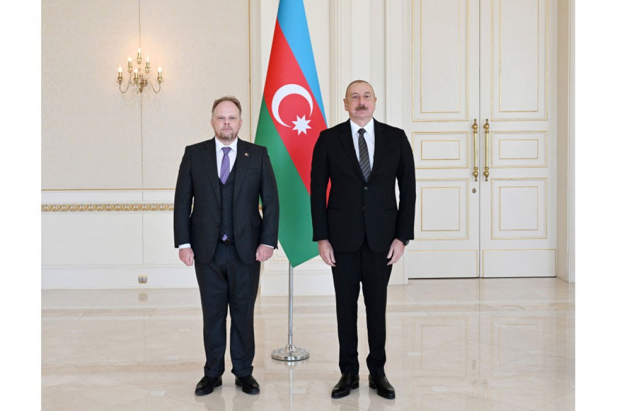 Prezident İlham Əliyev Kanadanın yeni səfirinin etimadnaməsini qəbul edib