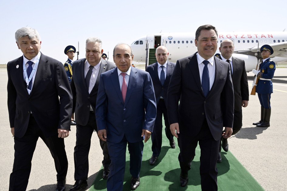 Sadır Japarov Azərbaycana səfərə gəlib