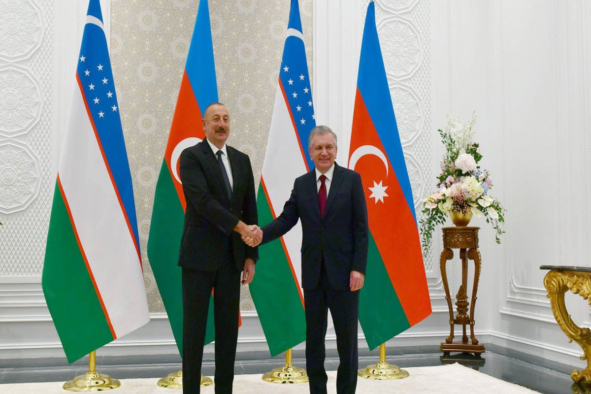 Prezident İlham Əliyev Şavkat Mirziyoyevə zəng edib