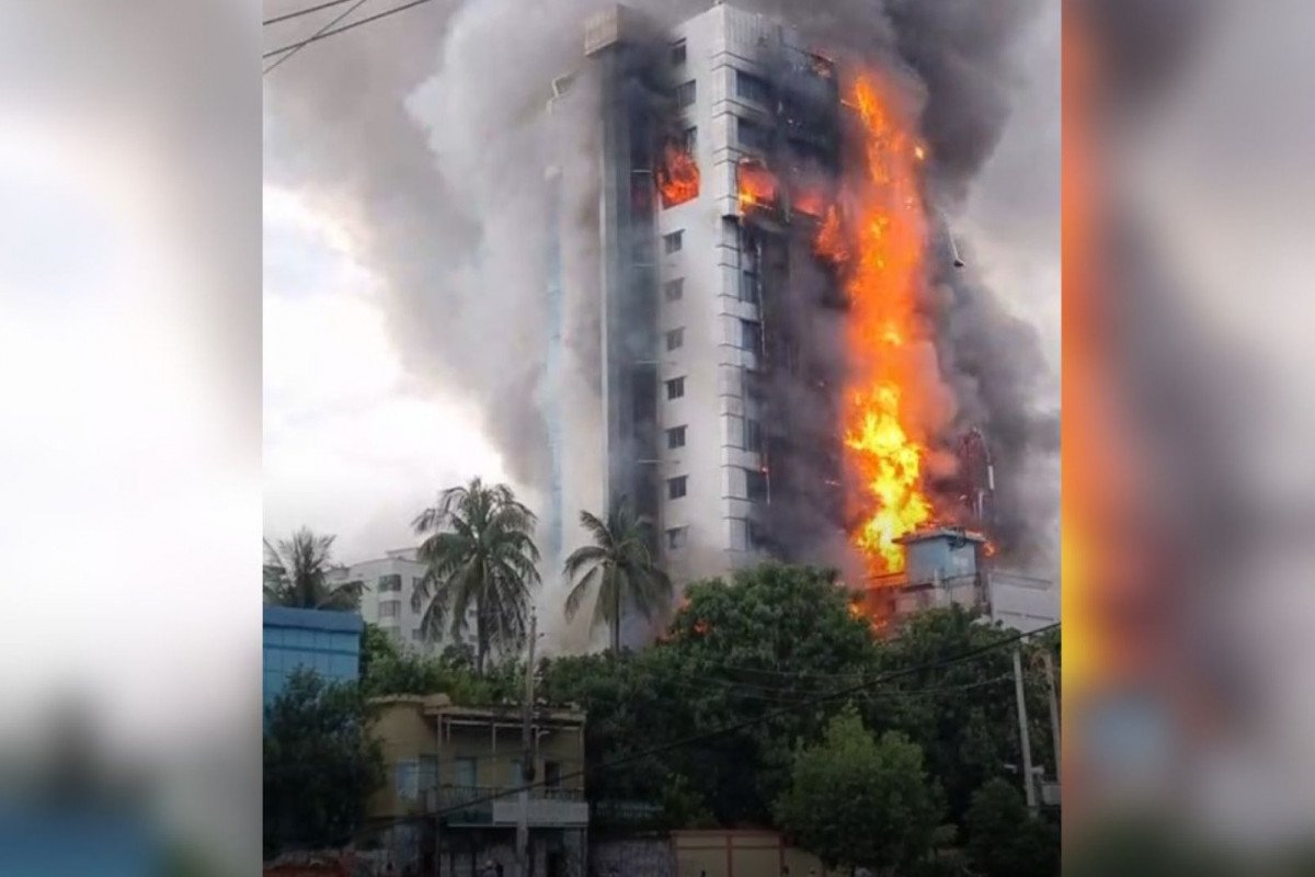 Banqladeşdə hoteldə yanğın olub, 24 nəfər ölüb