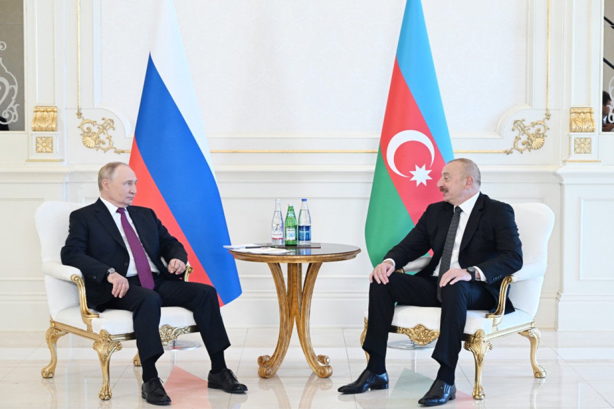 Prezident İlham Əliyevin Vladimir Putinlə məhdud tərkibdə görüşü keçirilib