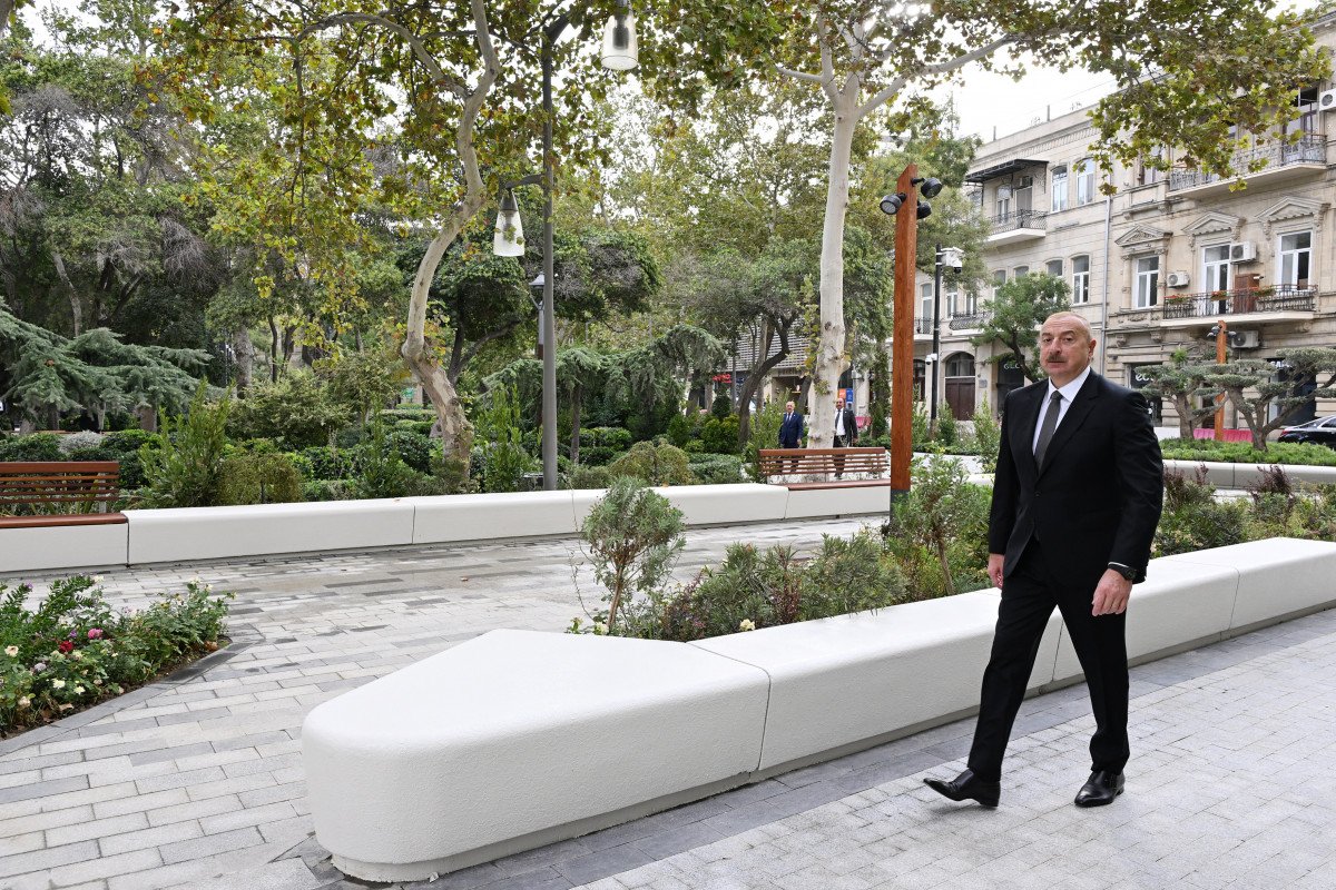 Prezident İlham Əliyev “Xəqani” bağında aparılmış abadlıq və yenidənqurma işlərindən sonra yaradılan şəraitlə tanış olub