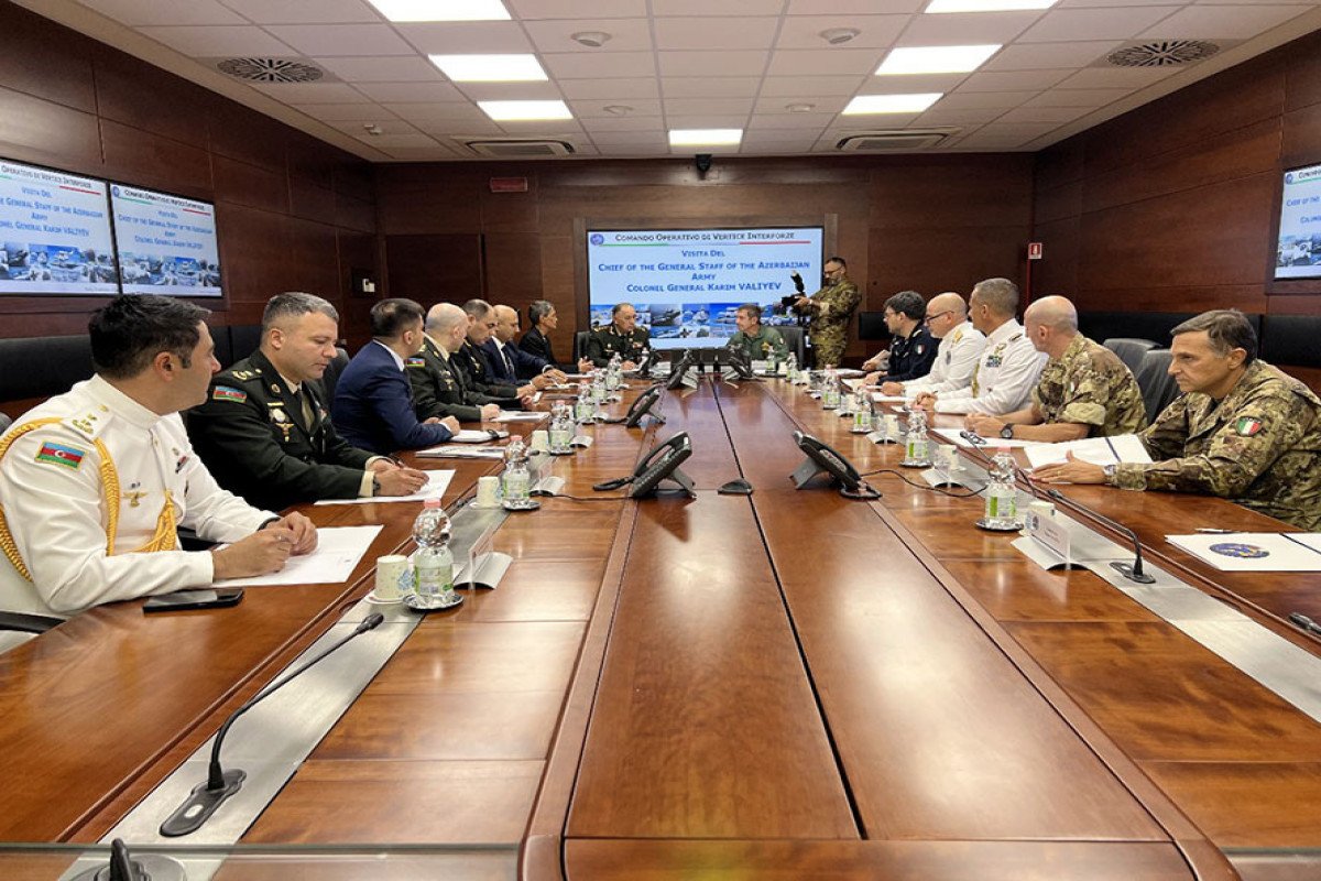 Kərim Vəliyev İtaliya Silahlı Qüvvələrinin yeni Baş Qərargah rəisi ilə görüşüb