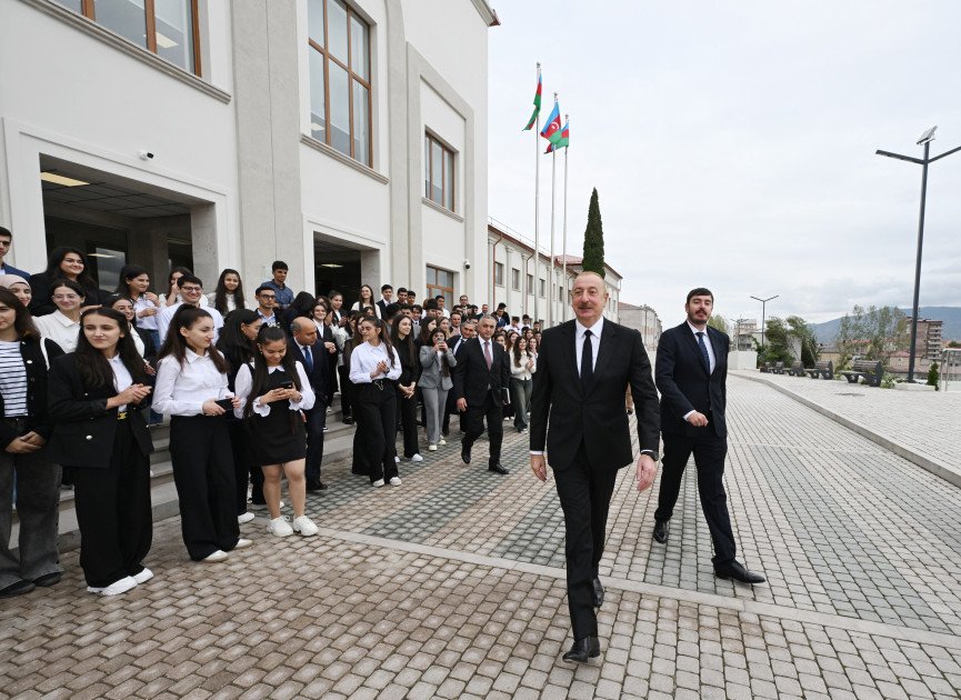 Prezident Xankəndi şəhərində Qarabağ Universitetinin açılışında iştirak edib