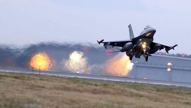 İspaniya döyüş təyyarəsi qəzaya uğrayıb, pilot ölüb