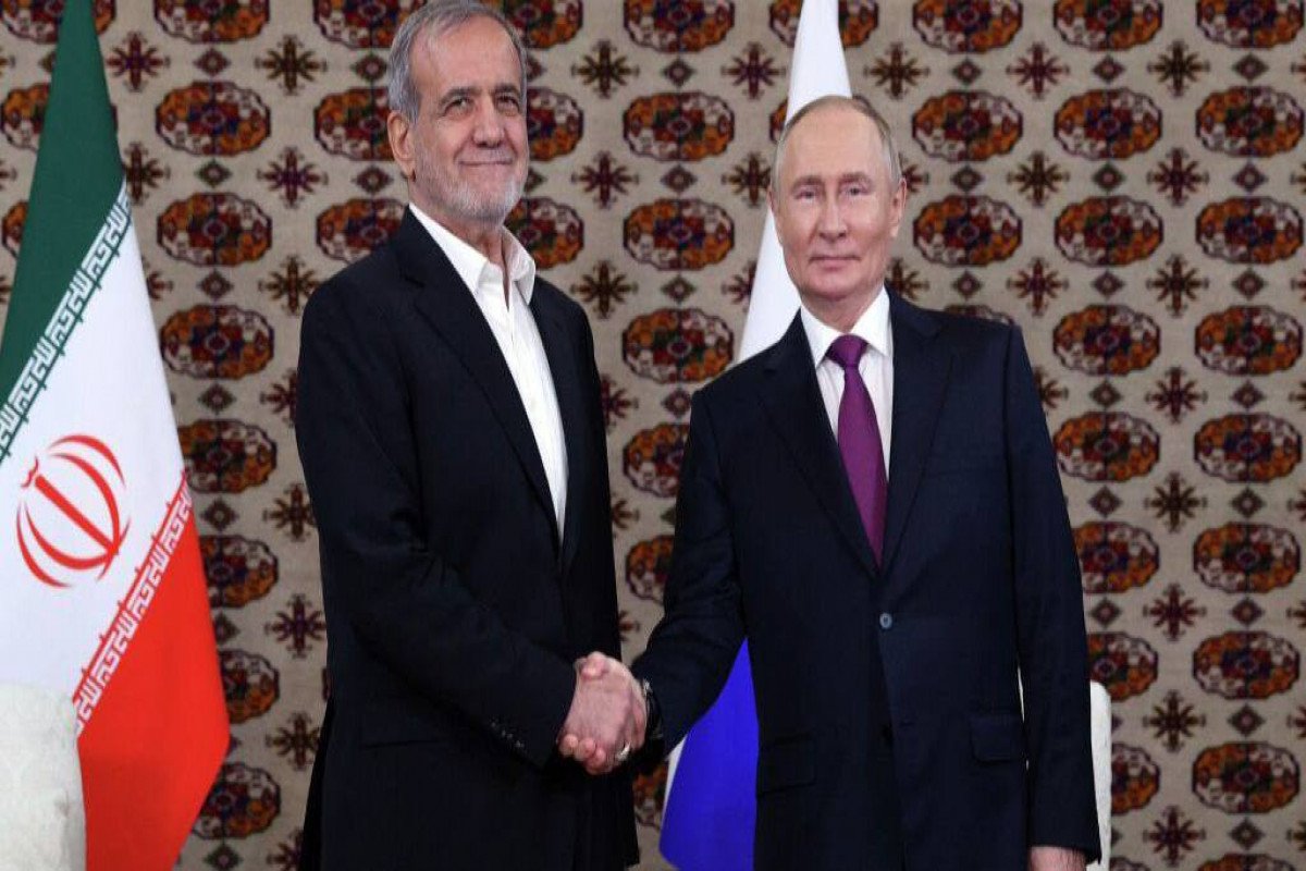 Putin Pezeşkianı Rusiyaya rəsmi səfərə dəvət edib