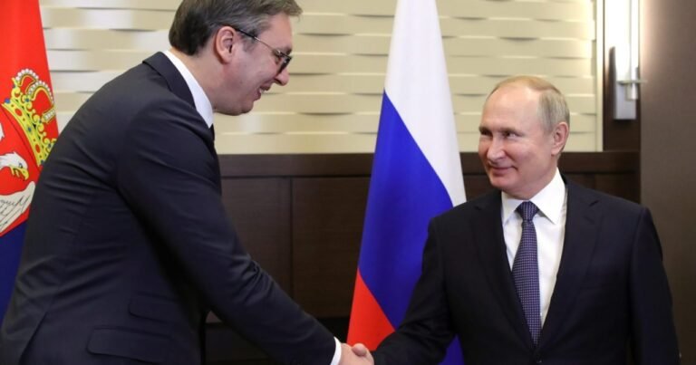 Putin və Vuçiç Ukrayna ətrafındakı vəziyyəti müzakirə ediblər