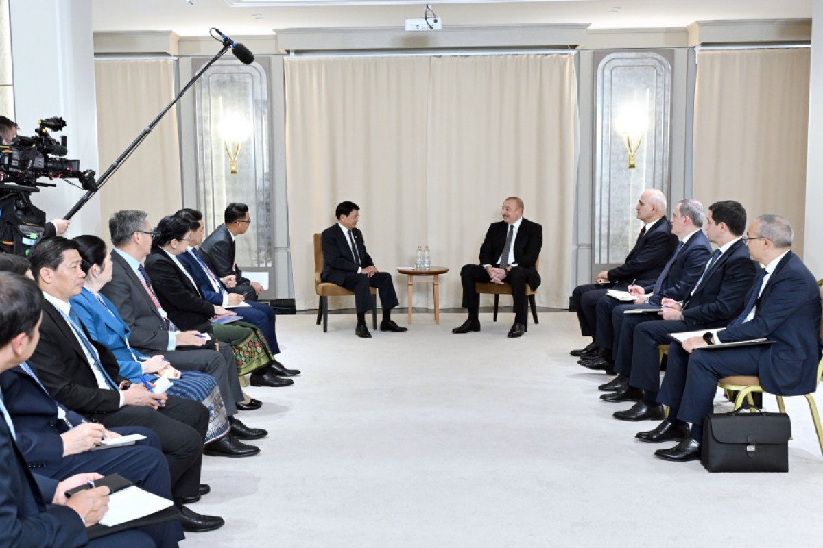 Prezident İlham Əliyev Kazanda Laos Prezidenti ilə görüşüb