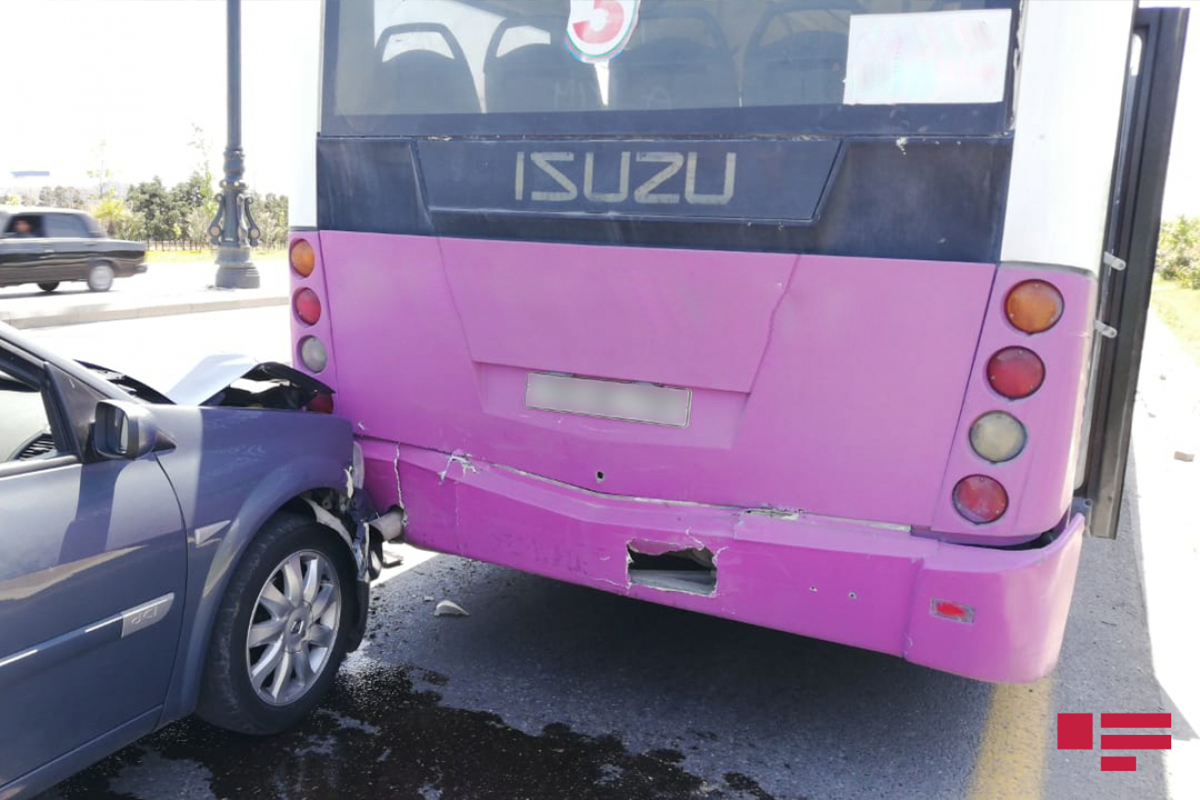 Gəncədə sərnişin avtobusu qəzaya düşüb, xəsarət alanlar var