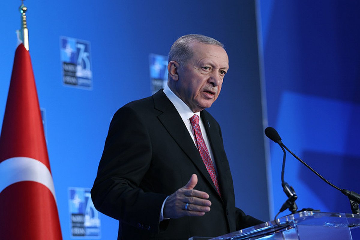 Ərdoğan: Bəşər Əsəd Suriyanı qoyub qaçdı
