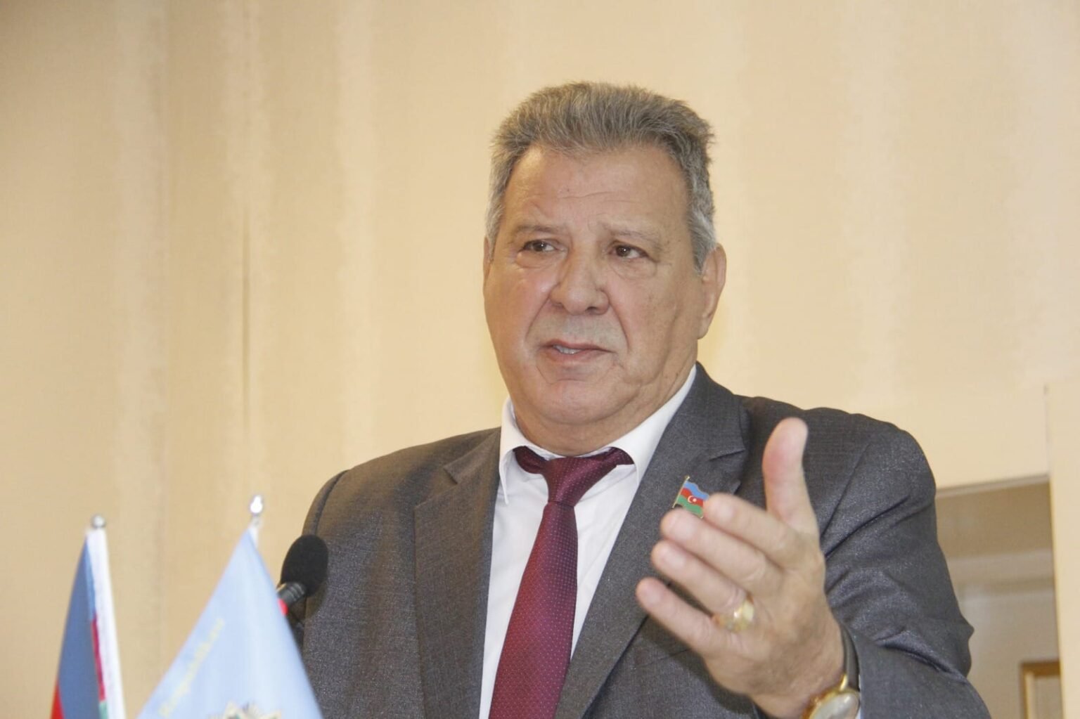 “Məni cəlb edən əsərdəki duyğulardır” – Şeiri urvatdan salmayan bədii qiraətçi ilə MÜSAHİBƏ + FOTOLAR “Məni cəlb edən əsərdəki duyğulardır” – Şeiri urvatdan salmayan bədii qiraətçi ilə MÜSAHİBƏ + FOTOLAR