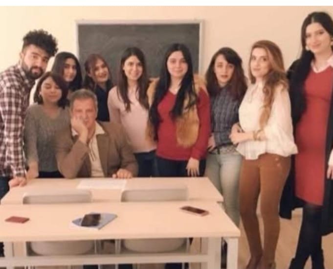 “Məni cəlb edən əsərdəki duyğulardır” – Şeiri urvatdan salmayan bədii qiraətçi ilə MÜSAHİBƏ + FOTOLAR “Məni cəlb edən əsərdəki duyğulardır” – Şeiri urvatdan salmayan bədii qiraətçi ilə MÜSAHİBƏ + FOTOLAR